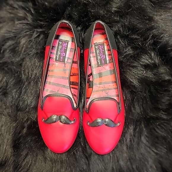Iron Fist Shoes - NIB Abby Dawn Feel The Love Loafer Sizec6 red and black